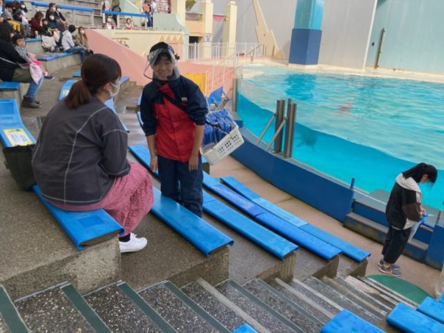 須磨水族館イルカショートレーナー